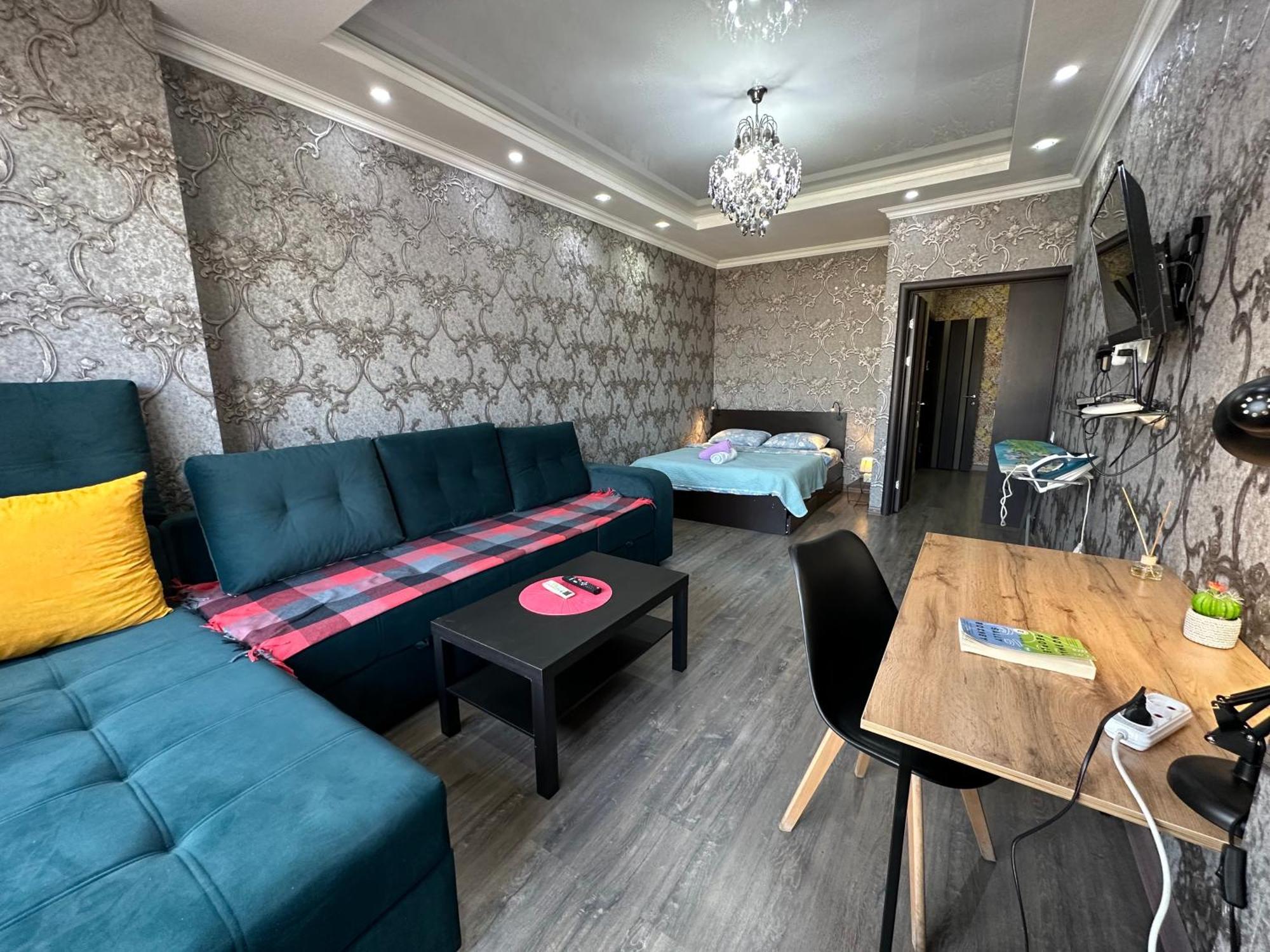 Apartment With City View On Sydykova St. 123 比什凯克 外观 照片