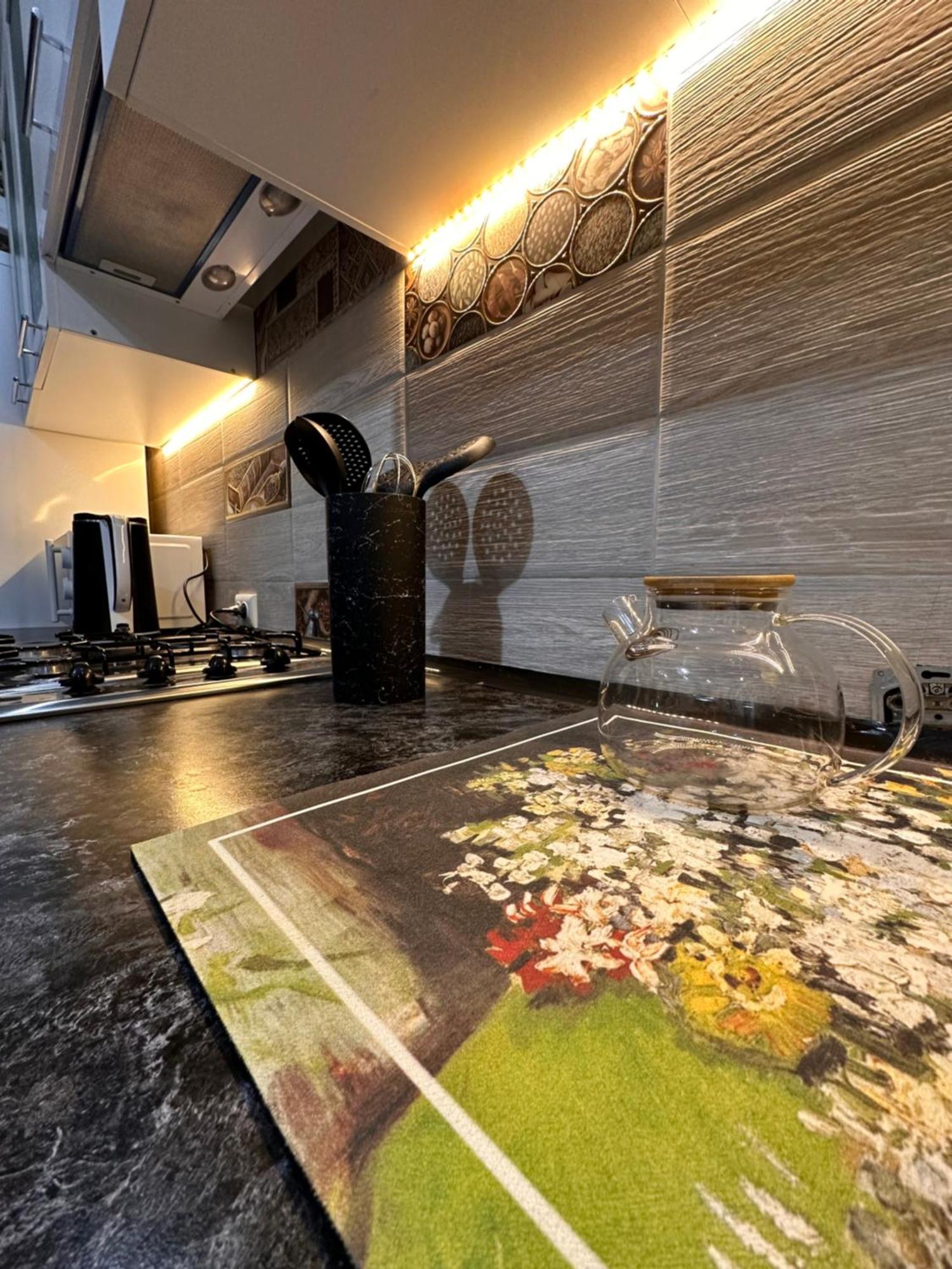 Apartment With City View On Sydykova St. 123 比什凯克 外观 照片